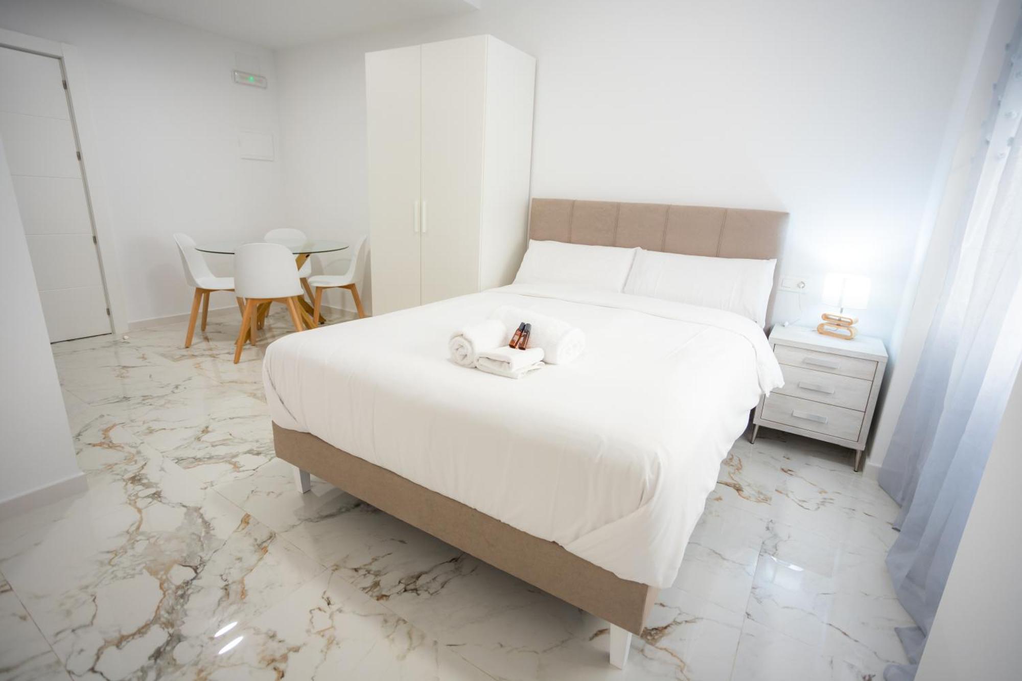 L&G Apartments Bahia Suite Alicante Ngoại thất bức ảnh
