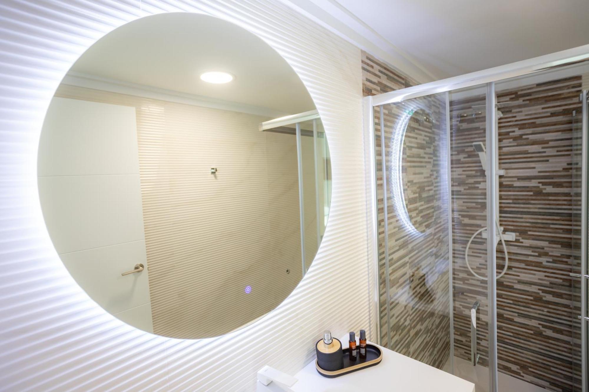 L&G Apartments Bahia Suite Alicante Ngoại thất bức ảnh